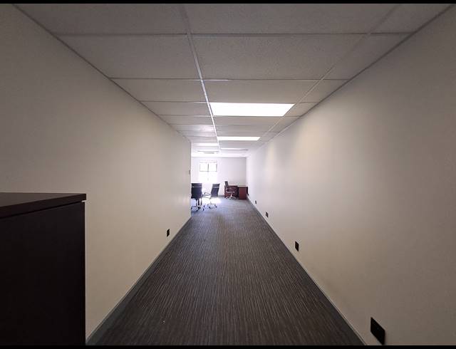 70M² OFFICE TO LET IN DUNKELD WEST